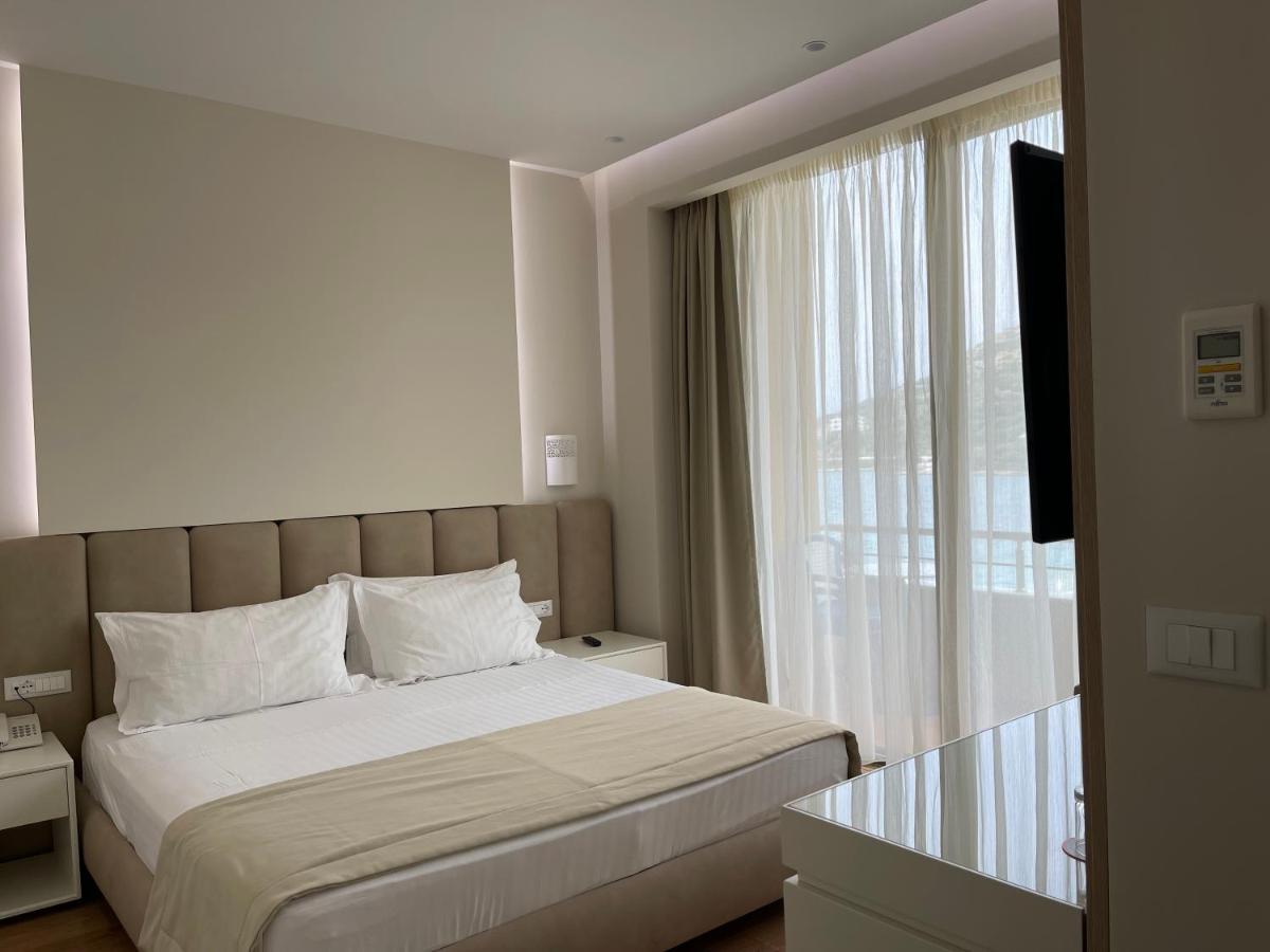 Paradise Hotel