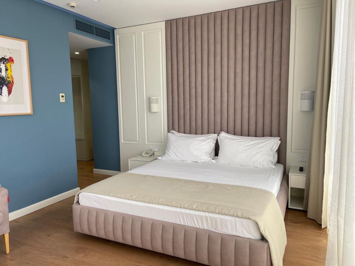 Paradise Hotel