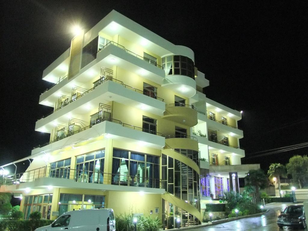 Paradise Hotel 4*
