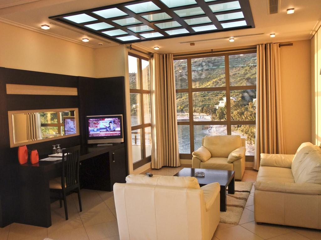 Paradise Hotel 4*