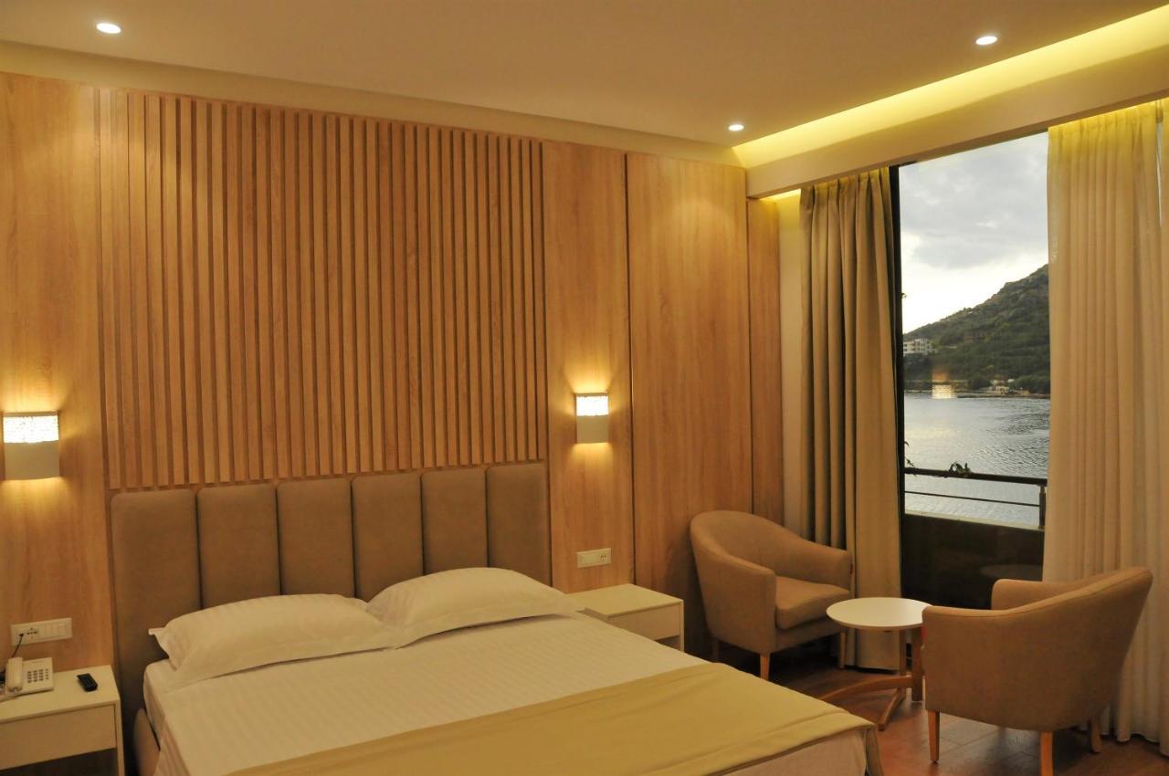 Paradise 4* Radhimë